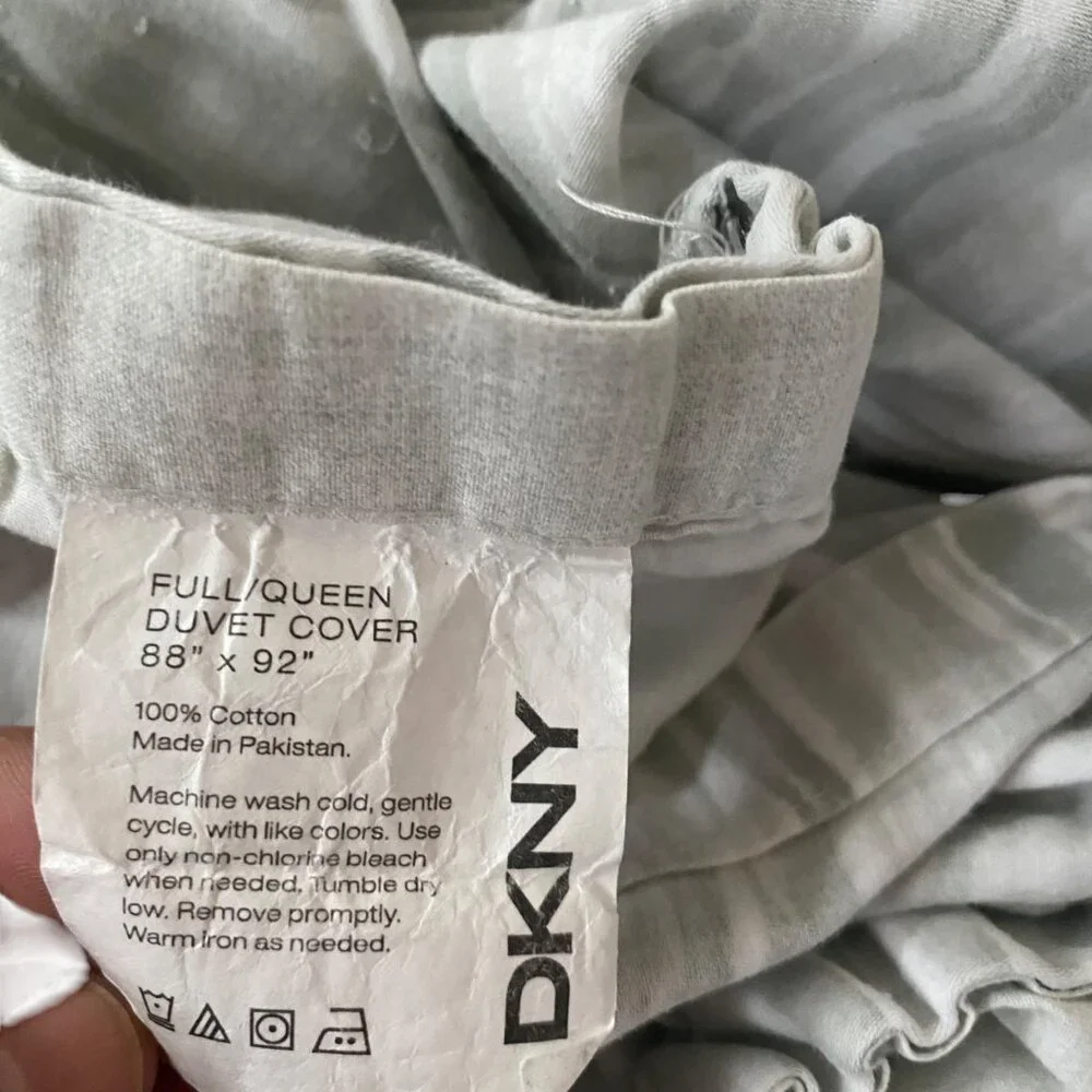 DKNY Full/Queen Duvet‎ Cover Light Gray White Neutral 100% Cotton Buttons 88x92